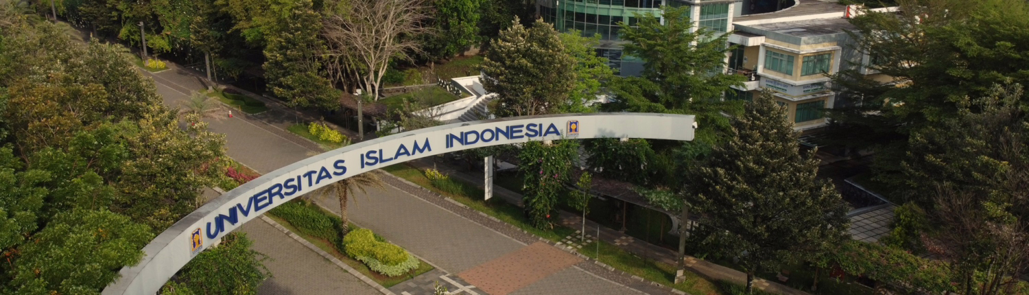 Pemandangan Boulevard UII ketika sore hari